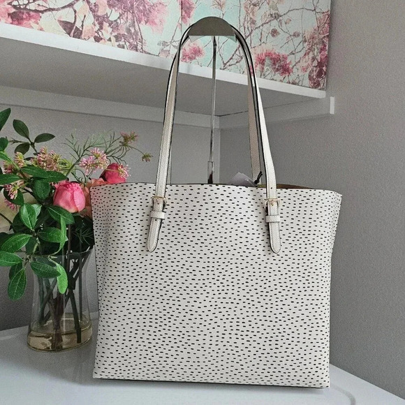Coach Mickey Mollie tote - Picture 2 of 12